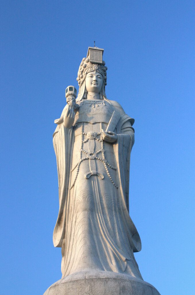 Photo: Large Matsu statue