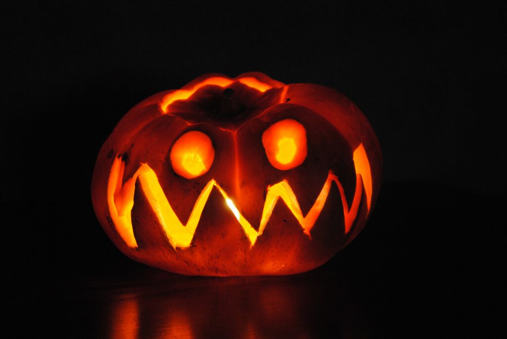 Picture of a jack-o-lantern in the dark