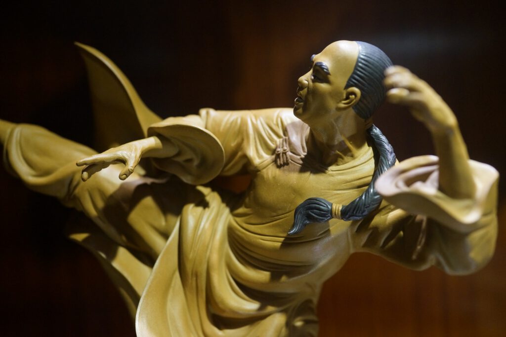 Photo: Figurine in kung fu/wushu pose