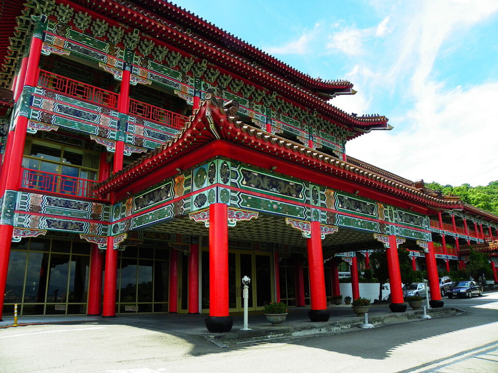 Photo: Grand Hotel Taipei entrance